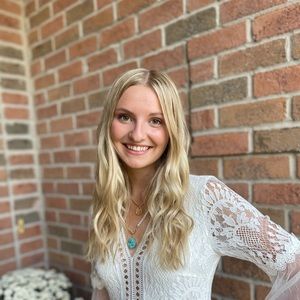 Meet your Posher, Veronica